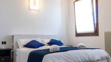 2 chambres, fer et planche Ă repasser, Wi-Fi, draps fournis