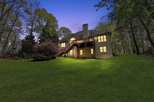 Spacious and comfy 4 Bed/3 Full Bath Canton Home!