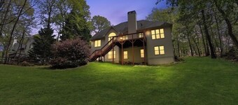 Spacious and comfy 4 Bed/3 Full Bath Canton Home!