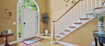 Spacious and comfy 4 Bed/3 Full Bath Canton Home!