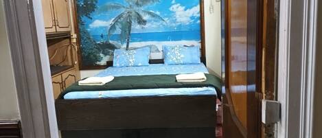 2 chambres, fer et planche à repasser, Wi-Fi, draps fournis