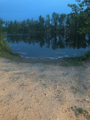 Unclassified image, 5 of 6, button
