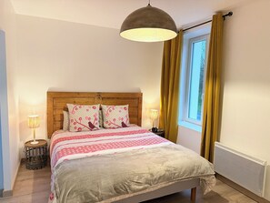 3 bedrooms, iron/ironing board, free WiFi, bed sheets - The Vaucelles forge (Bayeux)