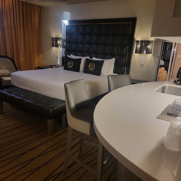 2 chambres, bureau, fer et planche à repasser, Wi-Fi gratuit