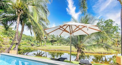 Poolside Apartments and Rooms