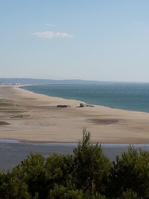 Beach - Charming apartment with private terrace, 800 m from the sea, ideal for families. (Leucate)