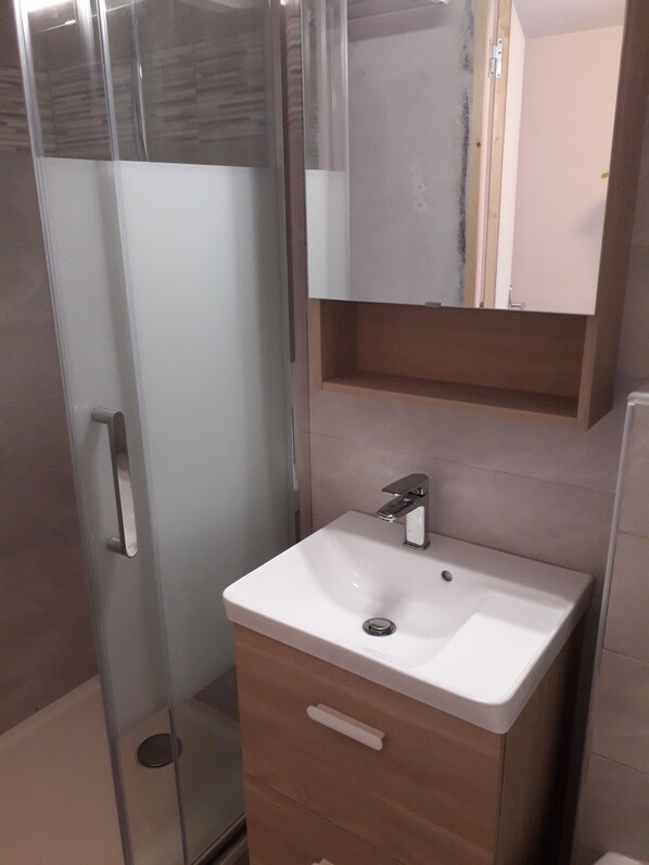 Toilet paper - Charming apartment with private terrace, 800 m from the sea, ideal for families. (Leucate)