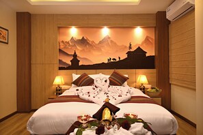 Superior kamer, 1 twee- of 2 eenpersoonsbedden, uitzicht op de stad | Lakens van Egyptisch katoen, luxe beddengoed, pillowtop-bedden