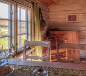 Mountain Cabin 20 mins. drive from Farm (Seter) | 高档床上用品、免费 WiFi、床单