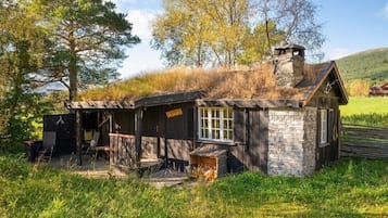 傳統小屋, 庭院, 山景 | 1 間臥室、高級寢具、免費無線上網、床單