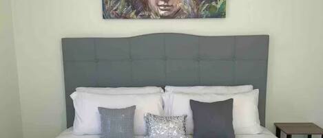 3 slaapkamers, een strijkplank/strijkijzer, wifi