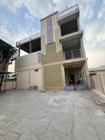 Fachada. Ishwar Retreat