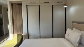 Comfort Studio Suite, City View | 1 bedroom, blackout drapes, iron/ironing board, free WiFi
