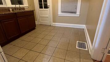Apartment | Bathroom | Shower, towels