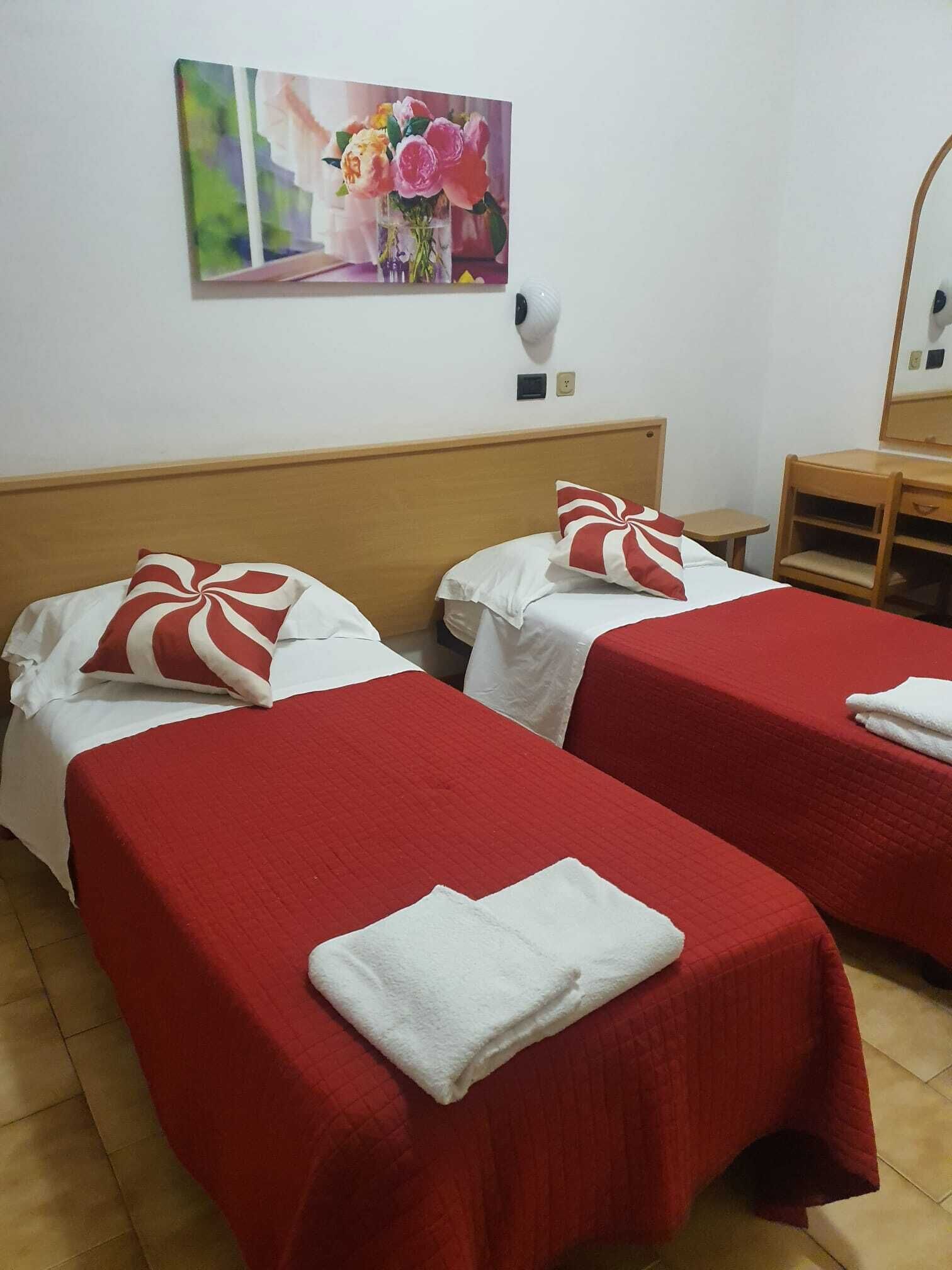 2 chambres, coffres-forts dans les chambres, Wi-Fi, draps fournis