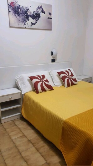 2 chambres, coffres-forts dans les chambres, Wi-Fi, draps fournis