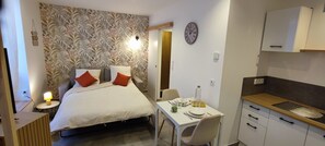 Fer et planche à repasser, Wi-Fi, draps fournis