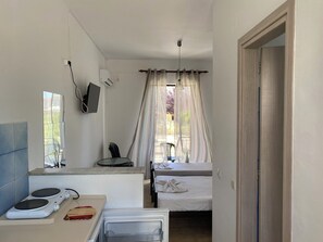 Double Room, Garden View | Free WiFi - Mary Studios (Zakynthos)