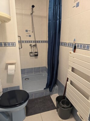 Jabón y papel de baño