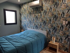 2 bedrooms, iron/ironing board, travel cot, free WiFi