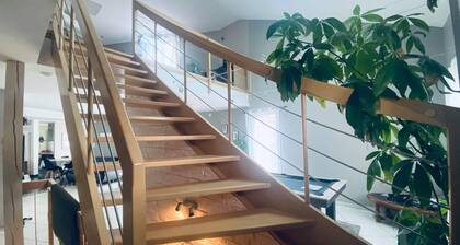 Maison dâarchitecte avec vue magnifique .