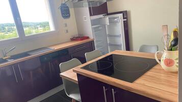 KylskÄp, mikrovÄgsugn, ugn och spishÀll