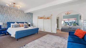 8 bedrooms, desk, iron/ironing board, WiFi