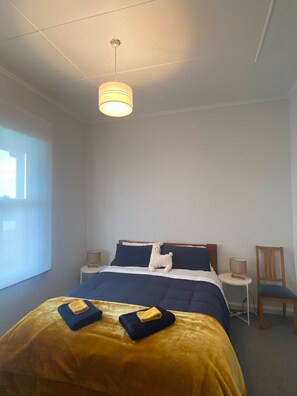 4 bedrooms, iron/ironing board, travel cot, free WiFi - The Railway Sleeper - your home away from home (Ohakune)