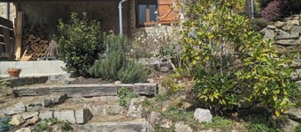 La Grange, self-catering cottage in the heart of greenery (9/11 pers)