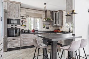 Fridge, microwave, oven, stovetop