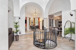 Interior - Villa, Private Pool, 5-Minute Walk to the Beach (La Herradura)