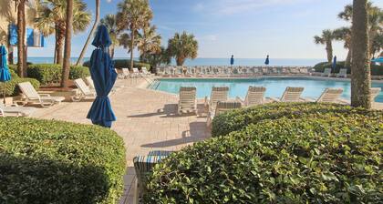 Direct Oceanview 1-bedroom condo Sleeps 6