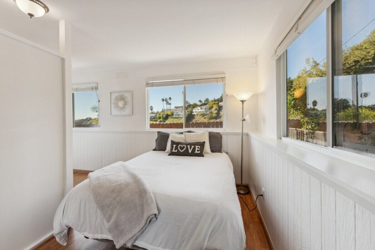 1 chambre, fer et planche à repasser, Wi-Fi gratuit, draps fournis