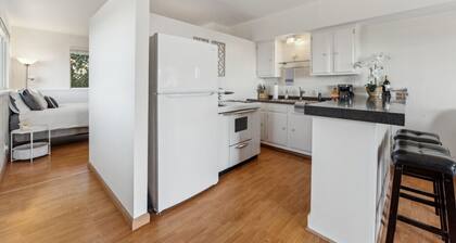 Driftwood Club - Whitney`s Oceanview Studio! (Full Kitchen)