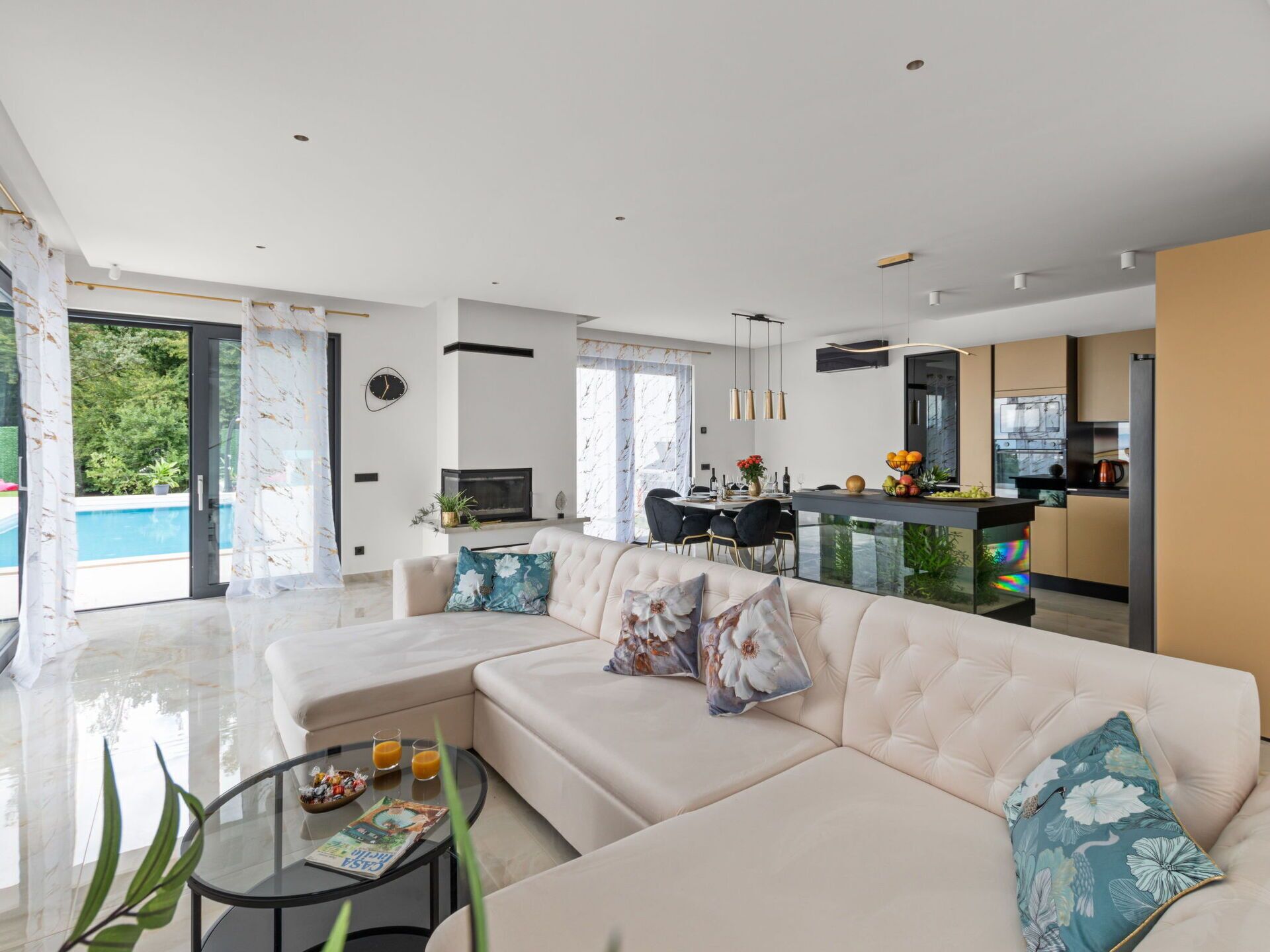 Alleinstehendes Ferienhaus Mit Klimaanlage, Privatem Pool, Whirlpool,  W-lan, Tv, Terrasse - Rijeka