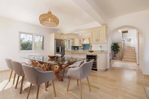 Dining - SunBreeze-Beachfront Luxury Villa 5 Bed/4 bath- Sleeps 10 (Lefkimmi)
