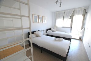 4 bedrooms, iron/ironing board, free WiFi, bed sheets