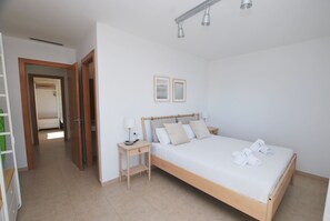 4 bedrooms, iron/ironing board, free WiFi, bed sheets - MONTHLY Sant Pol Chill House (Sant Pol de Mar)
