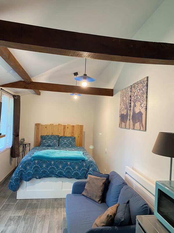 1 chambre, lit parapluie, Wi-Fi, draps fournis