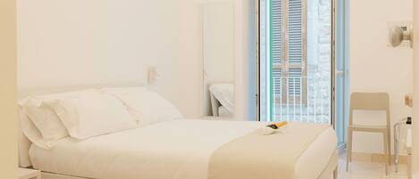 1 bedroom, in-room safe, desk, iron/ironing board