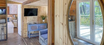 2 bedroom accommodation in Westbury