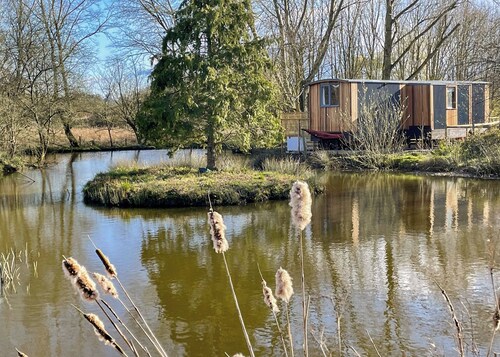 2 bedroom accommodation in Westbury