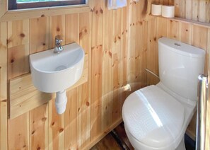 Bathroom - 2 bedroom accommodation in Westbury (Westbury)