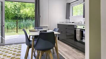 Fridge, oven, stovetop, toaster