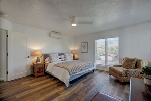 3 bedrooms, iron/ironing board, travel cot, free WiFi