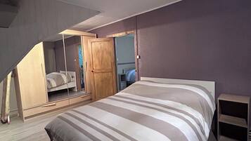 2 slaapkamers, een strijkplank/strijkijzer, wifi, beddengoed