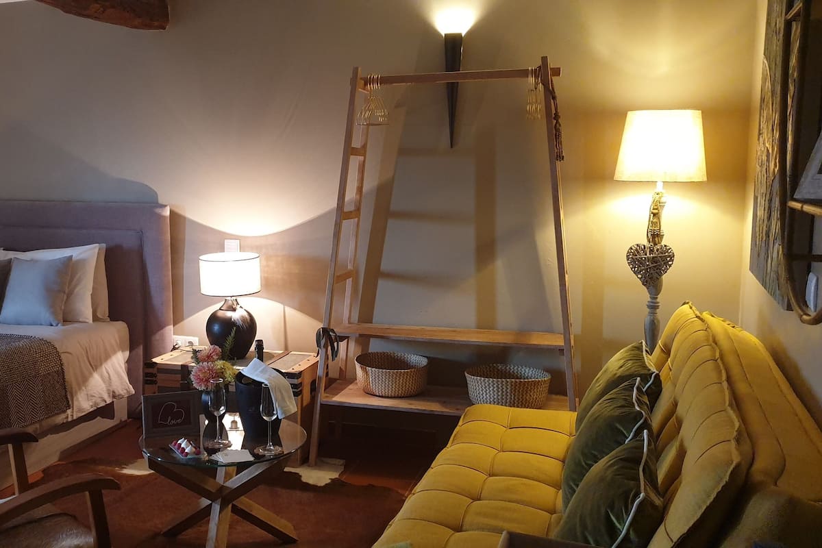 2 bedrooms, minibar, individually decorated, individually furnished