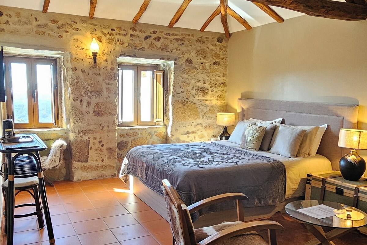 Deluxe Double Room, Balcony, Garden View | Minibar, individually decorated, individually furnished, soundproofing