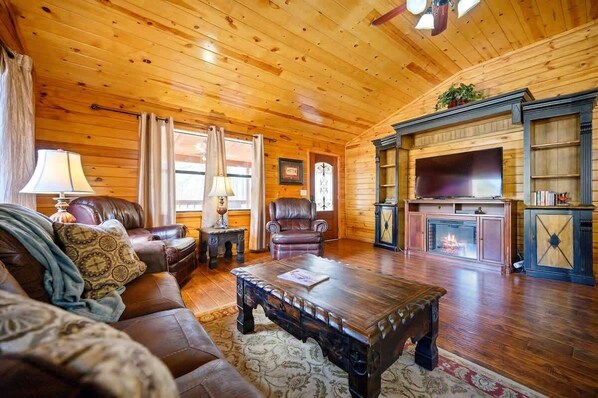 TV, fireplace, offices