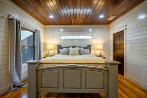 1 slaapkamer, een strijkplank/strijkijzer, wifi, beddengoed